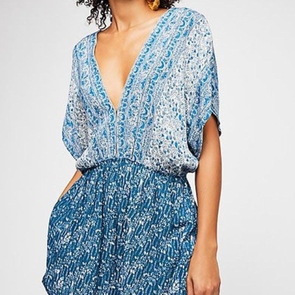 FREE PEOPLE ARIZONA JUMPER BLUE AND WHITE MIXED PR